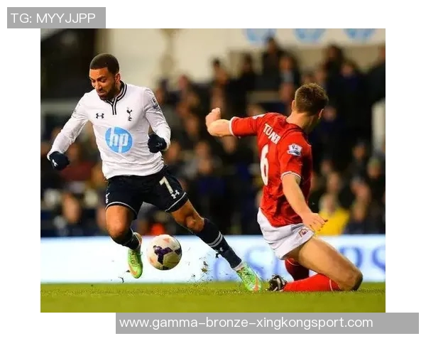 足球狂徒的热血岁月与梦想追逐之旅